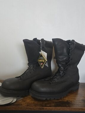 GORE-TEX Black These are Canadian Military STC Wet Weather Combat Boot